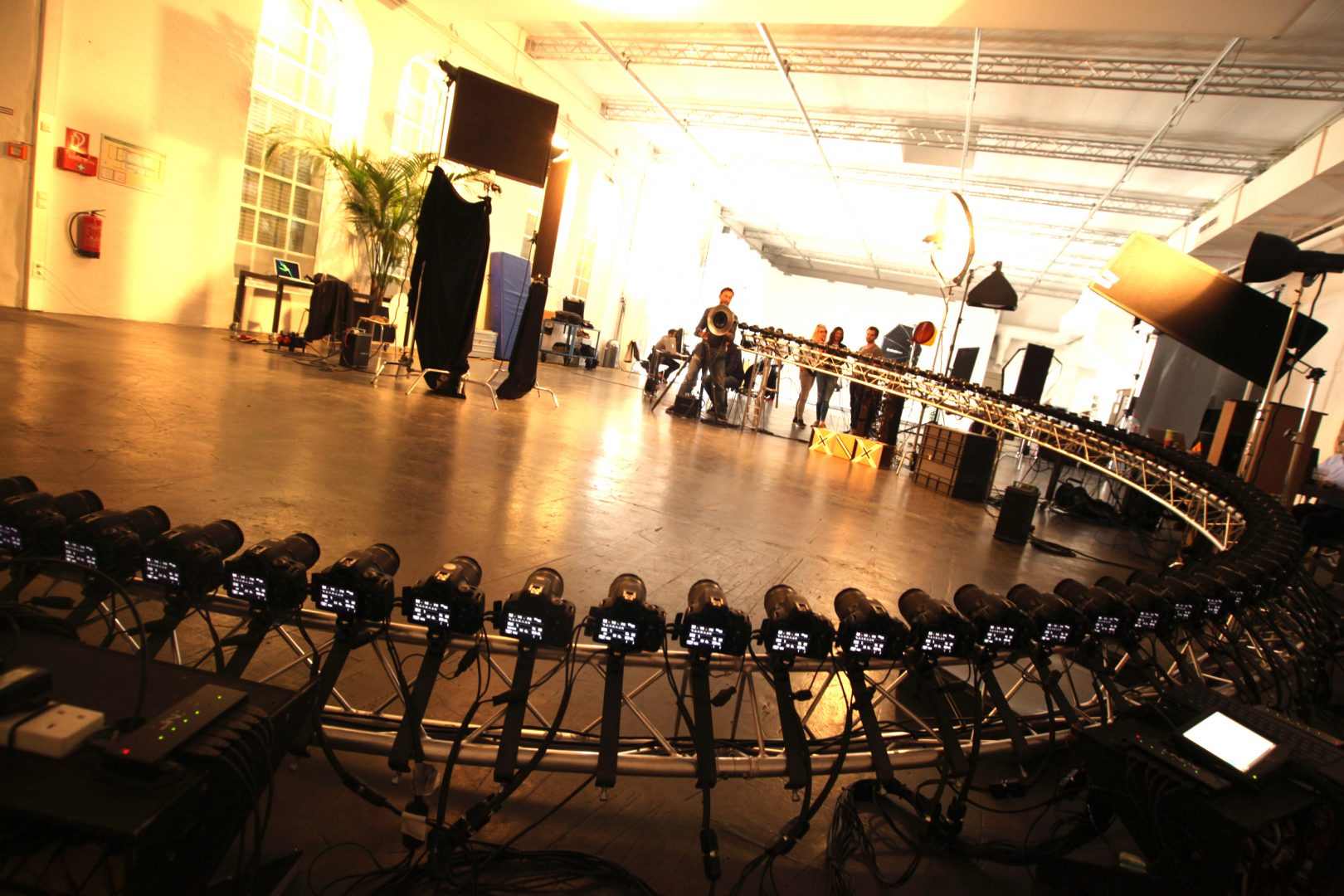 Amazon Prime “You Are Wanted” Bullet time rig in Spreegraphen Studios