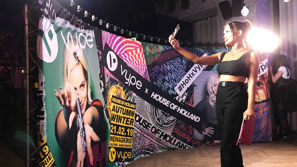 90-degree-gif-booth 90 Degree Gif Booth